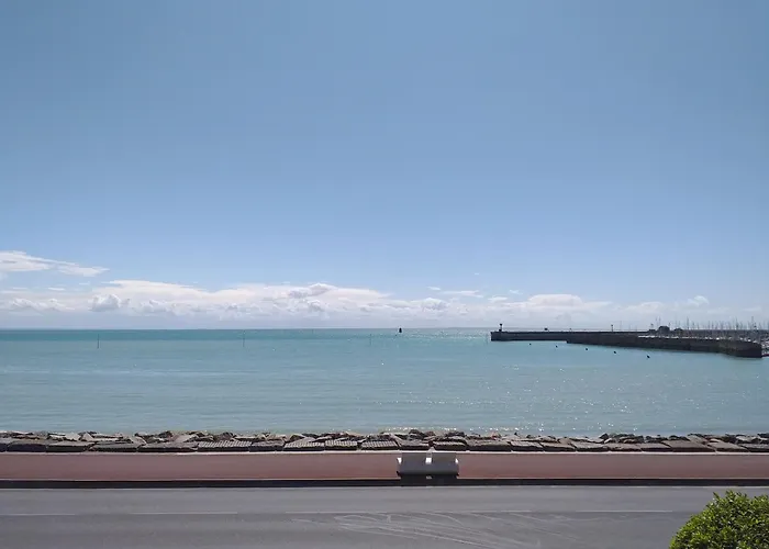 Alizee Apartment Granville